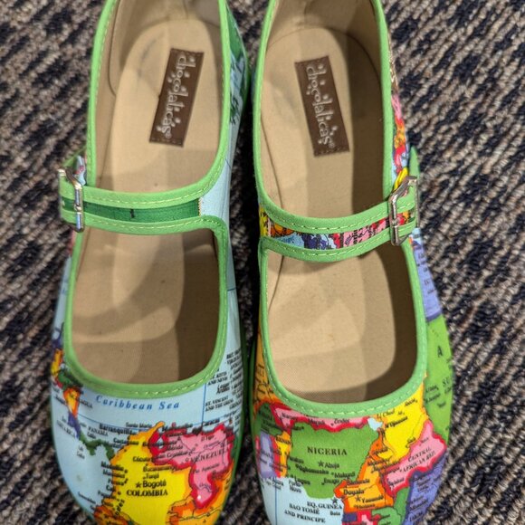 Chocolaticas BON VOYAGE Women's Mary Jane Flats - Picture 2 of 9